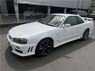 NISSAN SKYLINE 