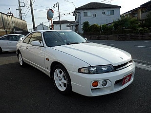NISSAN SKYLINE 