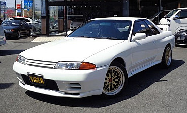 NISSAN SKYLINE 