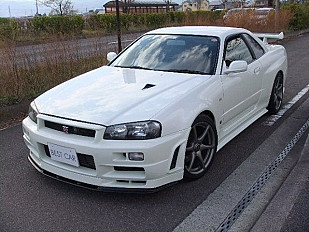 NISSAN SKYLINE 