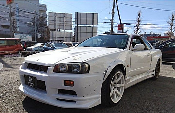 NISSAN SKYLINE 